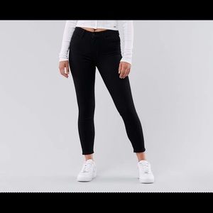 Hollister High-Rise Crop Skinny Jeans